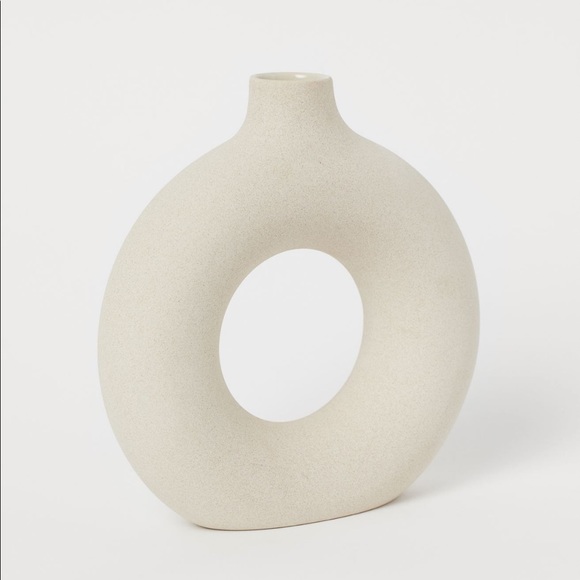 H&M CERAMIC DONUT SMALL VASE BEIGE - Picture 2 of 9